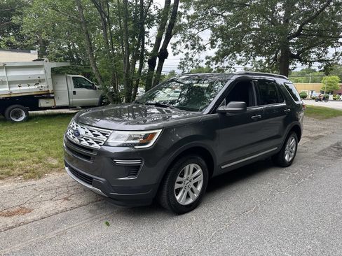 Used 2018 Ford Explorer XLT image 31