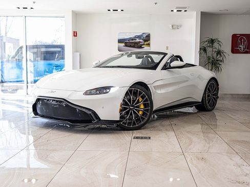 Used 2023 Aston Martin V8 Vantage image 1