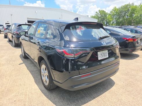 Used 2025 Honda HR-V LX image 8