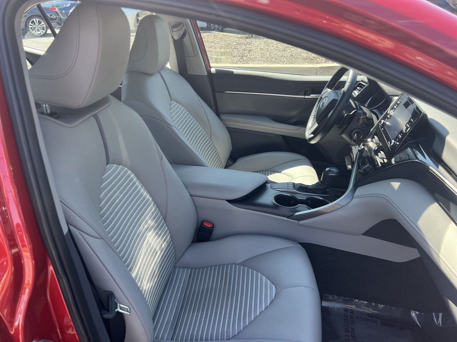 Used 2022 Toyota Camry SE FWD image 25