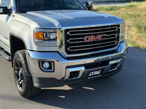 Used 2015 GMC Sierra 2500 SLT w/ Duramax Plus Package AWD/4WD image 5