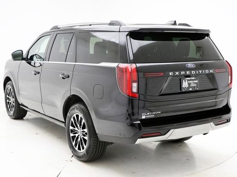 Used 2025 Ford Expedition Platinum AWD/4WD image 6