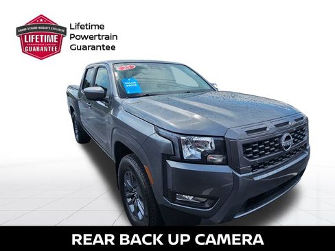 Certified 2025 Nissan Frontier SV w/ SV Convenience Package RWD image 6