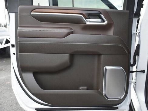 Used 2024 GMC Sierra 3500 Denali w/ Denali Reserve Package image 24