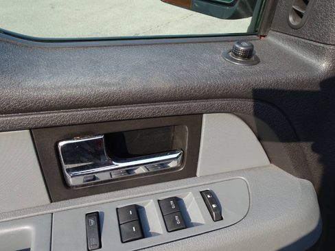 Used 2013 Ford F150 XLT w/ Luxury Equipment Group AWD/4WD image 16