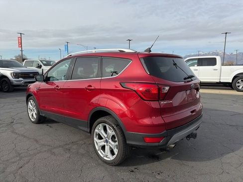Used 2019 Ford Escape Titanium image 9
