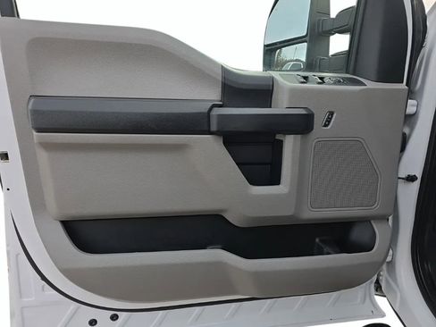 Used 2019 Ford F250 XL w/ STX Appearance Package image 11