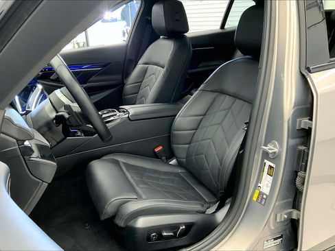 Used 2024 BMW i5 M60 w/ Premium Package AWD/4WD image 4