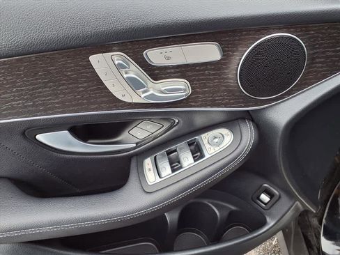 Used 2022 Mercedes-Benz GLC 300 4MATIC image 13