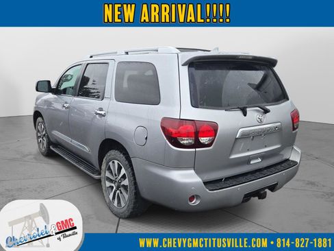 Used 2019 Toyota Sequoia Limited w/ Safety & Convenience Package image 7