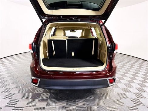 Used 2019 Toyota Highlander Limited image 34