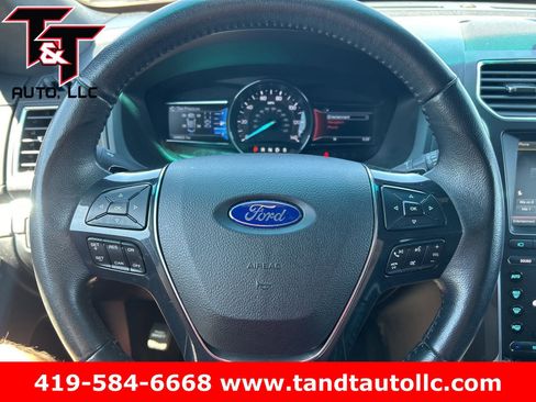 Used 2016 Ford Explorer Limited w/ Equipment Group 301A AWD/4WD image 9