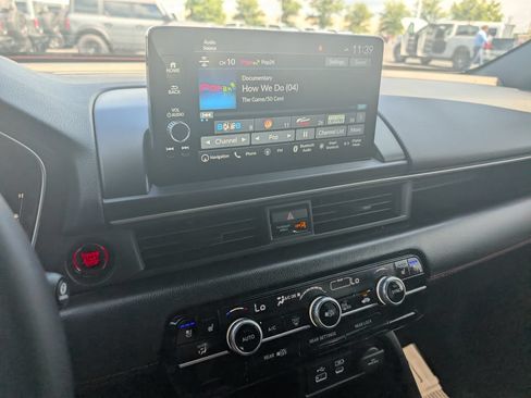 Used 2025 Honda Pilot Black Edition image 19