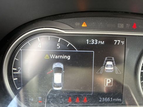 Used 2025 Nissan Versa SV image 4