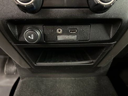 Used 2011 Ford F150 XLT w/ XLT Chrome Pkg image 13