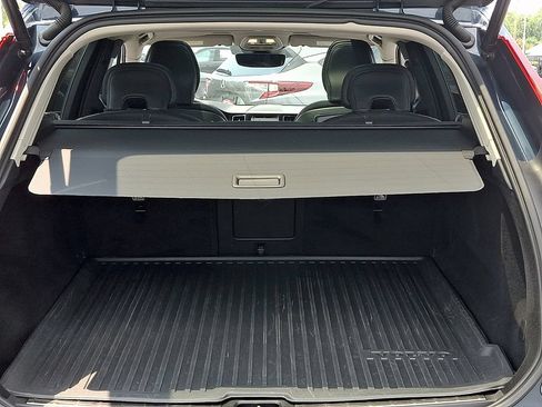 Used 2023 Volvo XC60 B5 Core AWD/4WD image 30