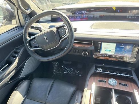 New 2026 Lincoln Navigator L Black Label AWD/4WD image 14