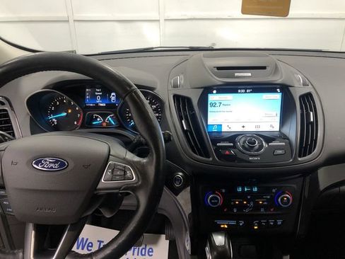 Used 2018 Ford Escape Titanium AWD/4WD image 19