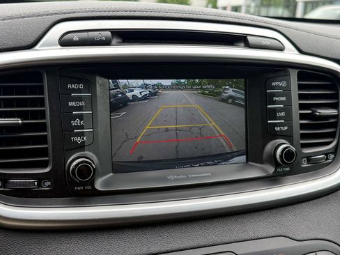 Used 2018 Kia Sorento AWD image 19