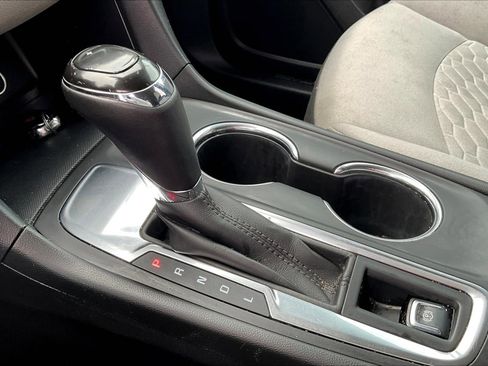 Used 2018 Chevrolet Equinox LT image 15