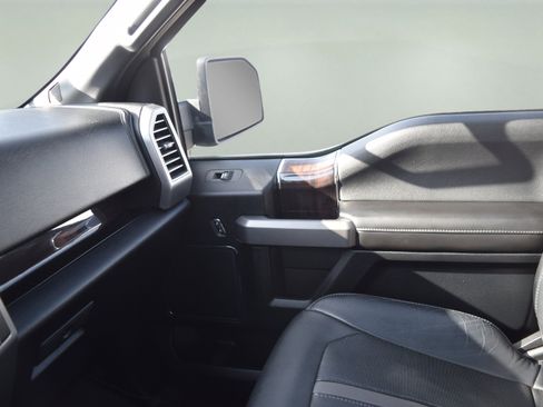 Used 2017 Ford F150 Platinum w/ Equipment Group 701A Luxury image 25