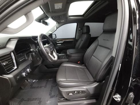 Used 2023 GMC Sierra 1500 Denali w/ Technology Package AWD/4WD image 7