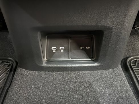 New 2026 Volkswagen Atlas Peak Edition AWD/4WD image 35