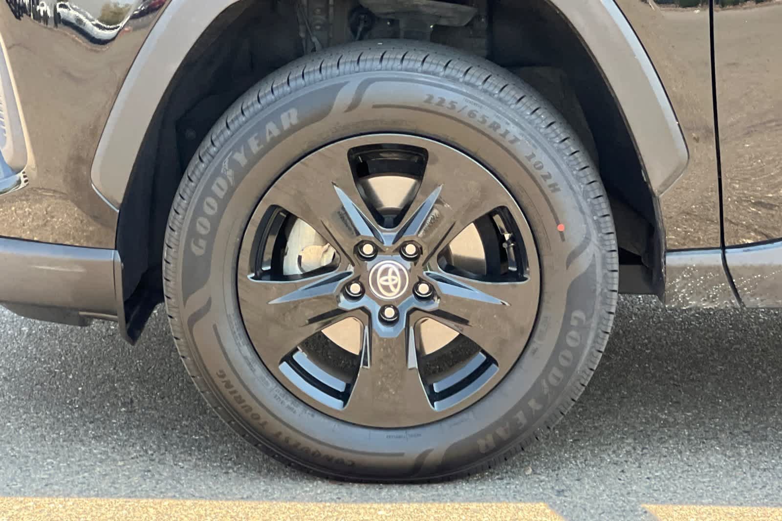 Certified 2022 Toyota RAV4 XLE AWD/4WD image 31
