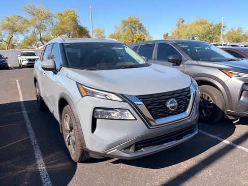 Used 2023 Nissan Rogue SL w/ SL Premium Package FWD image 4