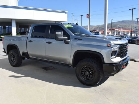 Certified 2025 Chevrolet Silverado 2500 ZR2 w/ Technology Package AWD/4WD image 7