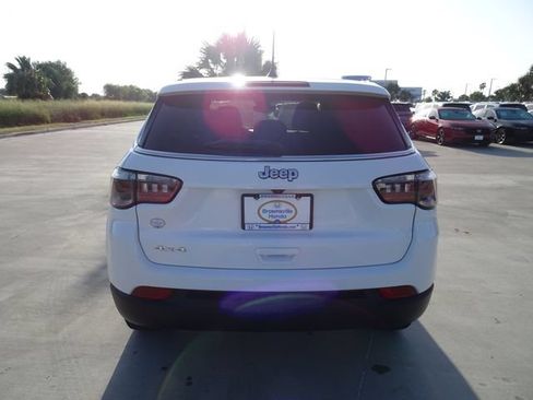 Used 2023 Jeep Compass Sport AWD/4WD image 5