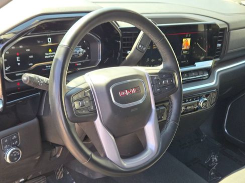 Used 2025 GMC Sierra 1500 SLT AWD/4WD image 19