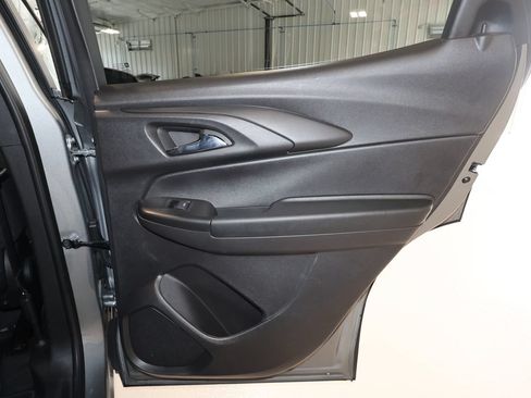 Used 2025 Chevrolet TrailBlazer LT FWD image 19