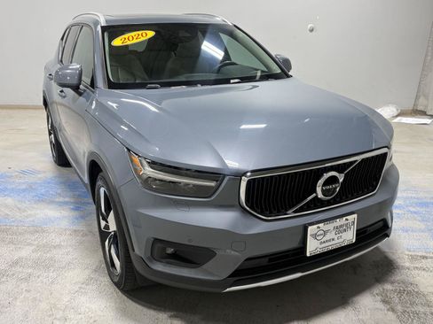 Used 2020 Volvo XC40 T5 Momentum AWD/4WD image 13