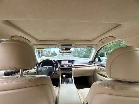 Used 2014 Lexus LS 460 w/ Comfort Package RWD image 11