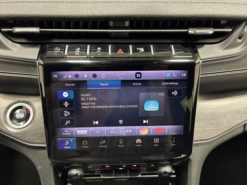 Certified 2024 Jeep Grand Cherokee L Limited w/ Luxury Tech Group II AWD/4WD image 24
