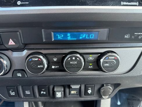 Used 2023 Toyota Tacoma TRD Off-Road w/ Technology Package AWD/4WD image 29