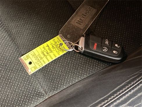 Used 2017 Jeep Grand Cherokee Altitude image 19