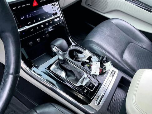 Used 2022 Kia Carnival SX Prestige FWD image 17