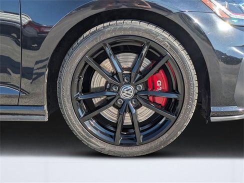Used 2021 Volkswagen GTI SE image 11