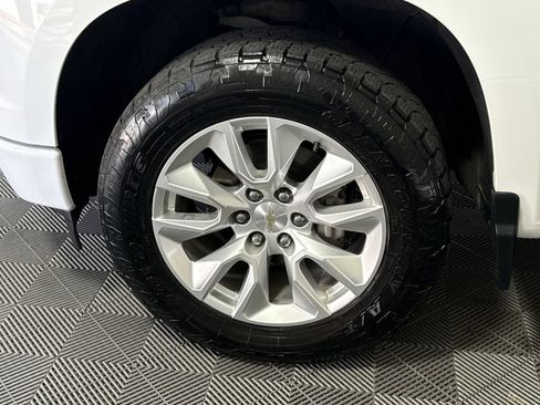 Used 2023 Chevrolet Silverado 1500 Custom AWD/4WD image 12