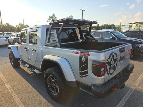 Used 2023 Jeep Gladiator Rubicon w/ LED Lighting Group AWD/4WD image 3