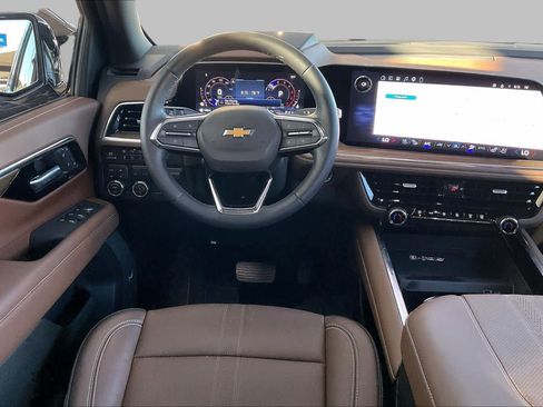 Certified 2026 Chevrolet Tahoe High Country w/ LPO, Illumination Package AWD/4WD image 7