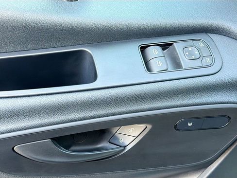 Used 2024 Mercedes-Benz Sprinter 2500 image 26