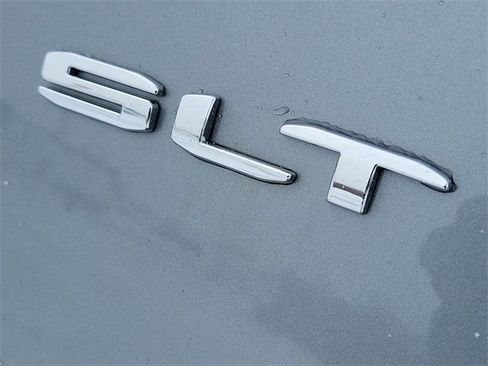 Certified 2023 GMC Acadia SLT image 34