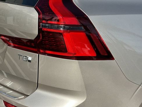 New 2026 Volvo XC60 T8 Ultra w/ Protection Package Premier AWD/4WD image 26