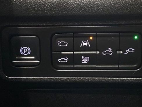 Used 2025 GMC Hummer EV 2X image 31