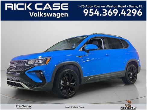 Certified 2022 Volkswagen Taos SE w/ Panoramic Sunroof Package image 1
