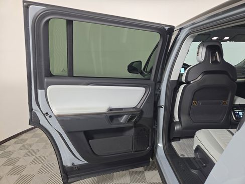 Used 2024 Rivian R1S Adventure AWD/4WD image 17