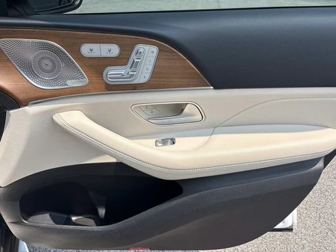 Used 2021 Mercedes-Benz GLS 580 4MATIC image 22